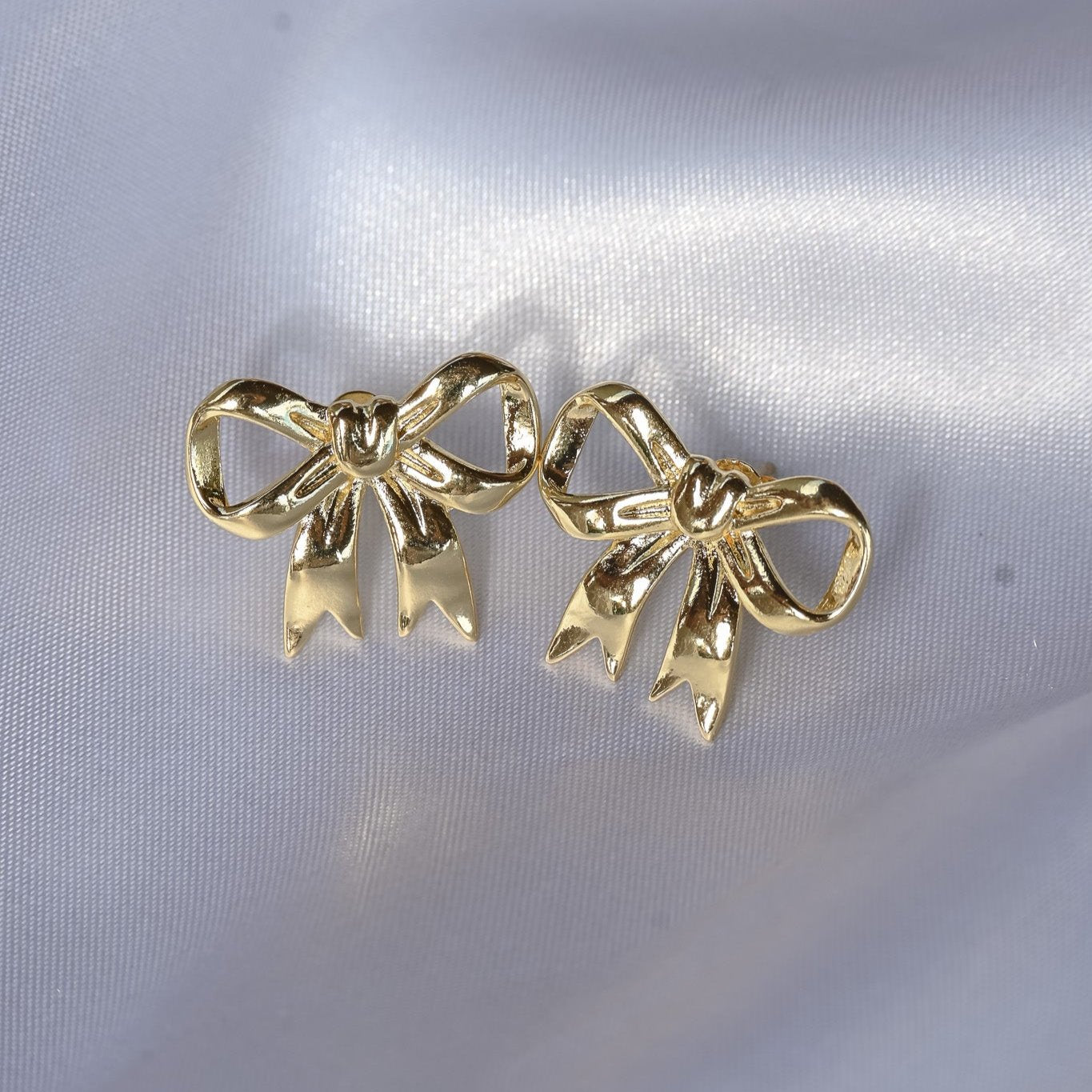 The Laura | Bow Earring